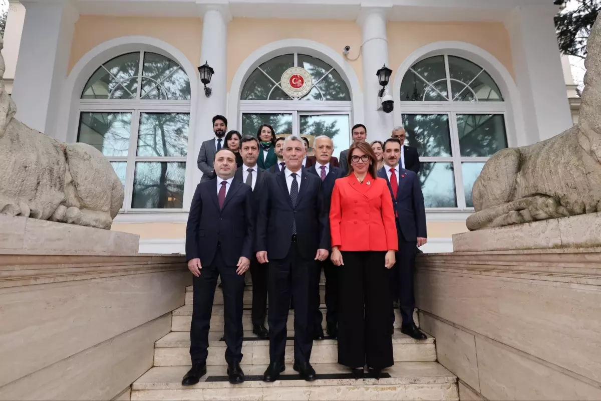 Ticaret Bakanı Ömer Bolat, Budapeşte'deki Türkiye Büyükelçiliği'ni Ziyaret Etti