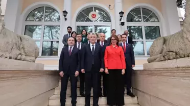 Ticaret Bakanı Ömer Bolat, Budapeşte'deki Türkiye Büyükelçiliği'ni Ziyaret Etti
