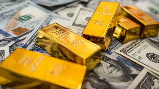 Küresel Belirsizlikler Altını Zirveye Taşıdı: Altın ve Dolar Rekor Kırdı
