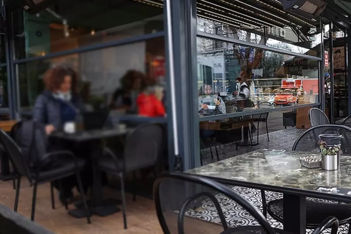 Restoran ve kafelerde masa ücreti yasağı: 1,5 milyon liraya kadar para cezaları