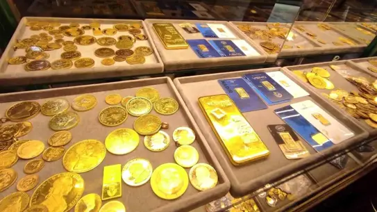 Altın Ons Fiyatı 5,250 Doları Aştı: Yeni Rekor ve Piyasalara Etkisi