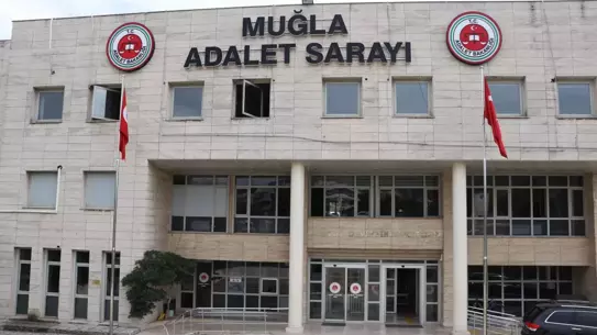 Sahte Polis Kimliğiyle 2 Milyon TL Altın Çalan Dolandırıcı Tutuklandı