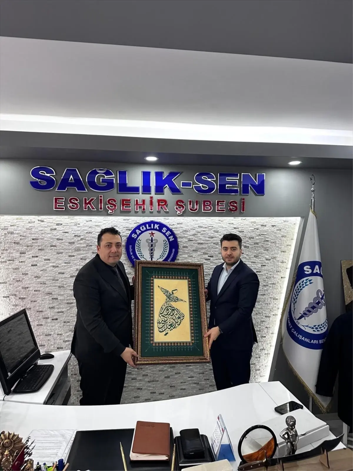 AK Parti Gençlik Kolları ve Sağlık-Sen temsilcileri bir arada