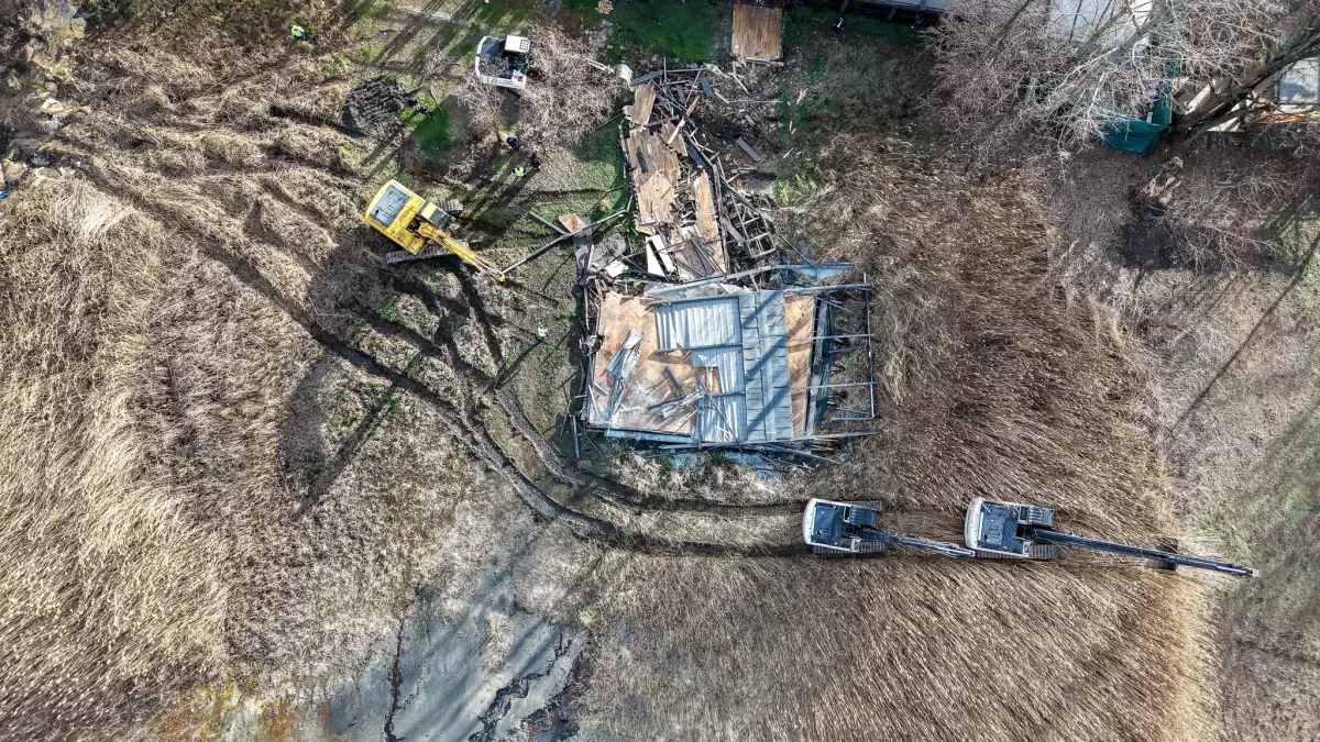 Sapanca Gölü Kıyısındaki Kaçak İskeleler SASKİ Tarafından Yıkıldı