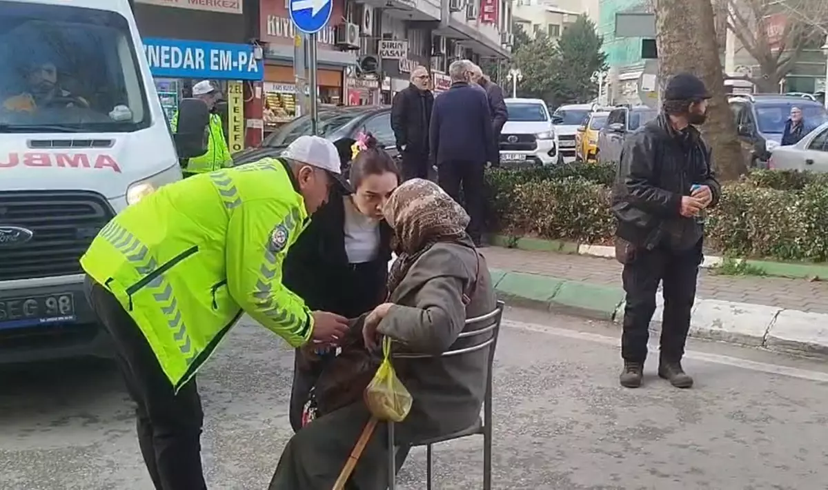 Gemlik’te 86 Yaşındaki Kadına Trafik Polisi İlk Yardımda Bulundu