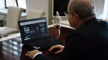 Çanakkale Valisi Toraman, AA’nın 2025 “Yılın Kareleri” Fotoğraf Yarışmasına Oy Kullandı