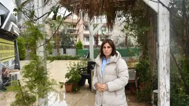 İzmir'de İş Yerinde Çiçek Tartışması Sonrası Kadına Şiddet Davası: 2,5 Yıl Hapis Cezası