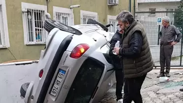 Kağıthane'de Kontrolden Çıkan Araç Takla Attı, Sürücü Yaralandı