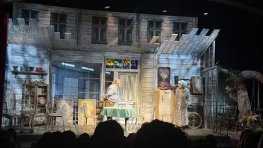 ‘Konken Partisi’ Tiyatroda Hayat ve Umut Dolu Prömiyerini Sahneledi