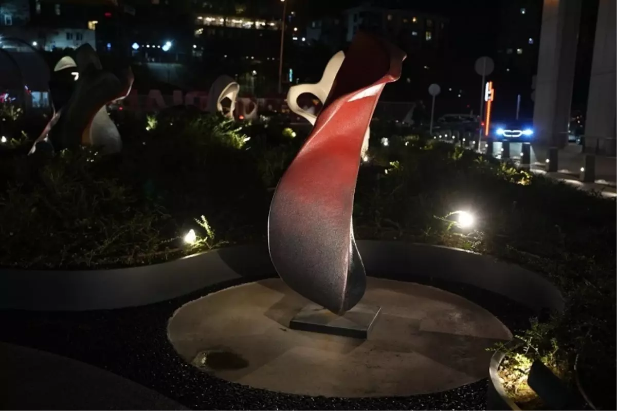 Yılmaz Zenger’in 286 Eseri Memorial Sağlık Grubu’nun Yeni Sergisine Katıldı