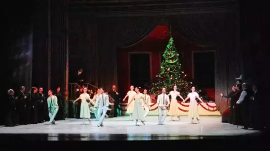 Çankaya’da Buzlu Rüyalar: Fındıkkıran Balesi Seyircileri Büyüledi