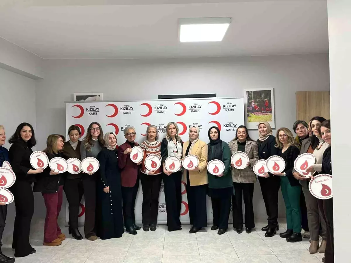 Kars’ta Kızılay’dan Gazze’ye Çini Boyama Etkinliğiyle Destek