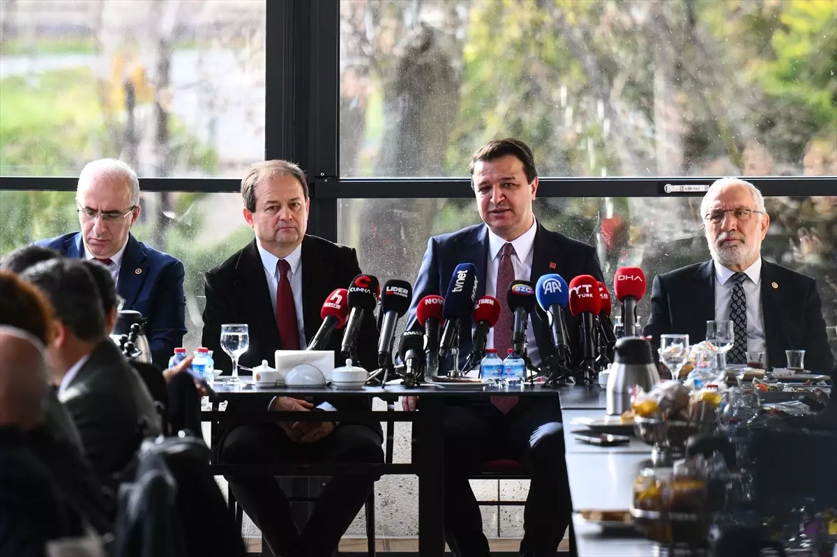 Saadet Partisi'nden Yeni Strateji: Üçüncü Yol ve İttifak Görüşmeleri