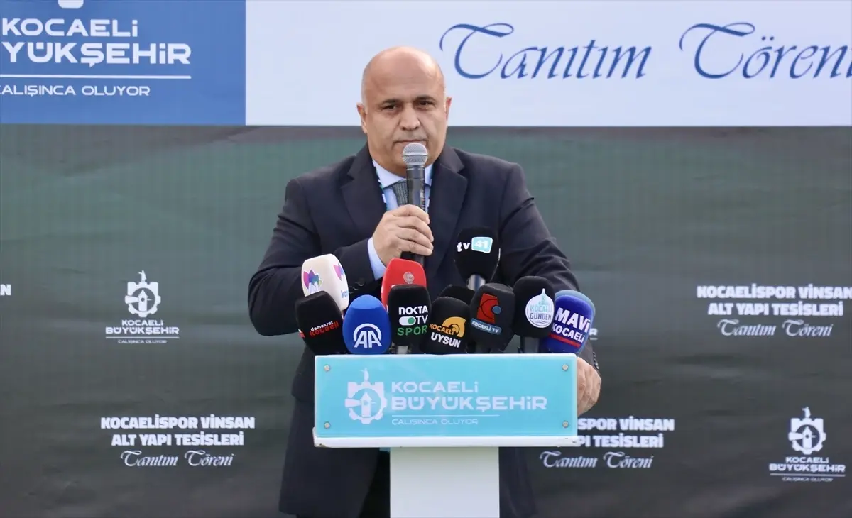 Kocaeli Büyükşehir Belediyesi Kocaelispor Altyapı Tesislerini Yeniledi