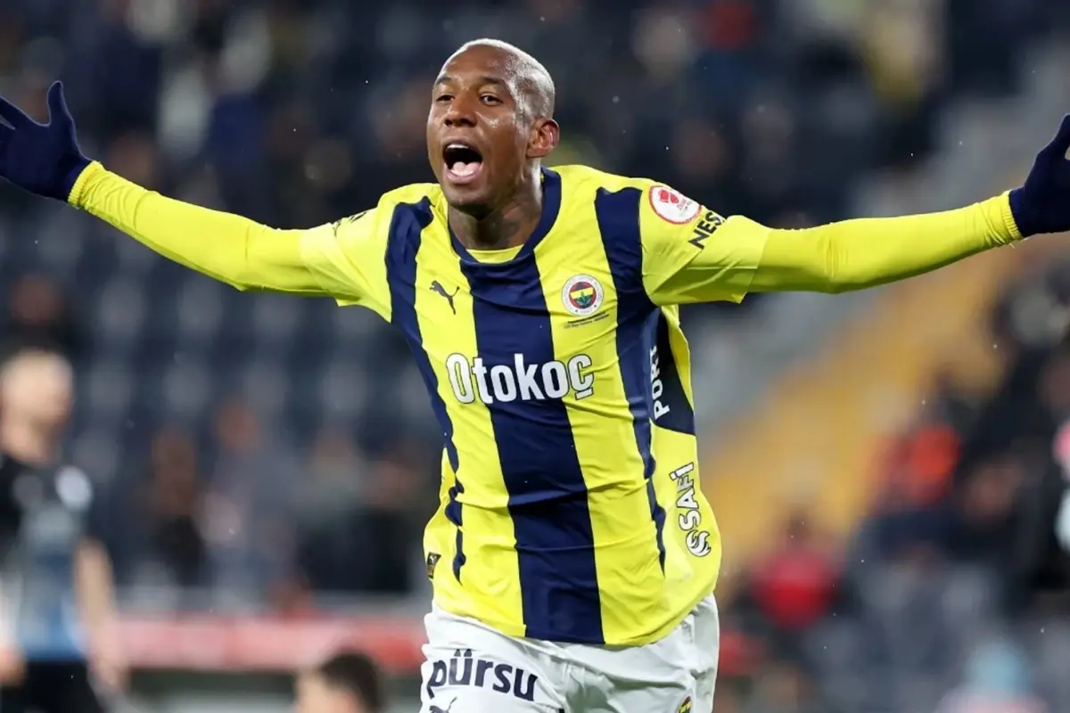 Fenerbahçe, Anderson Talisca’nın Yeni Sözleşmesi İçin İmzayı Hazırlıyor