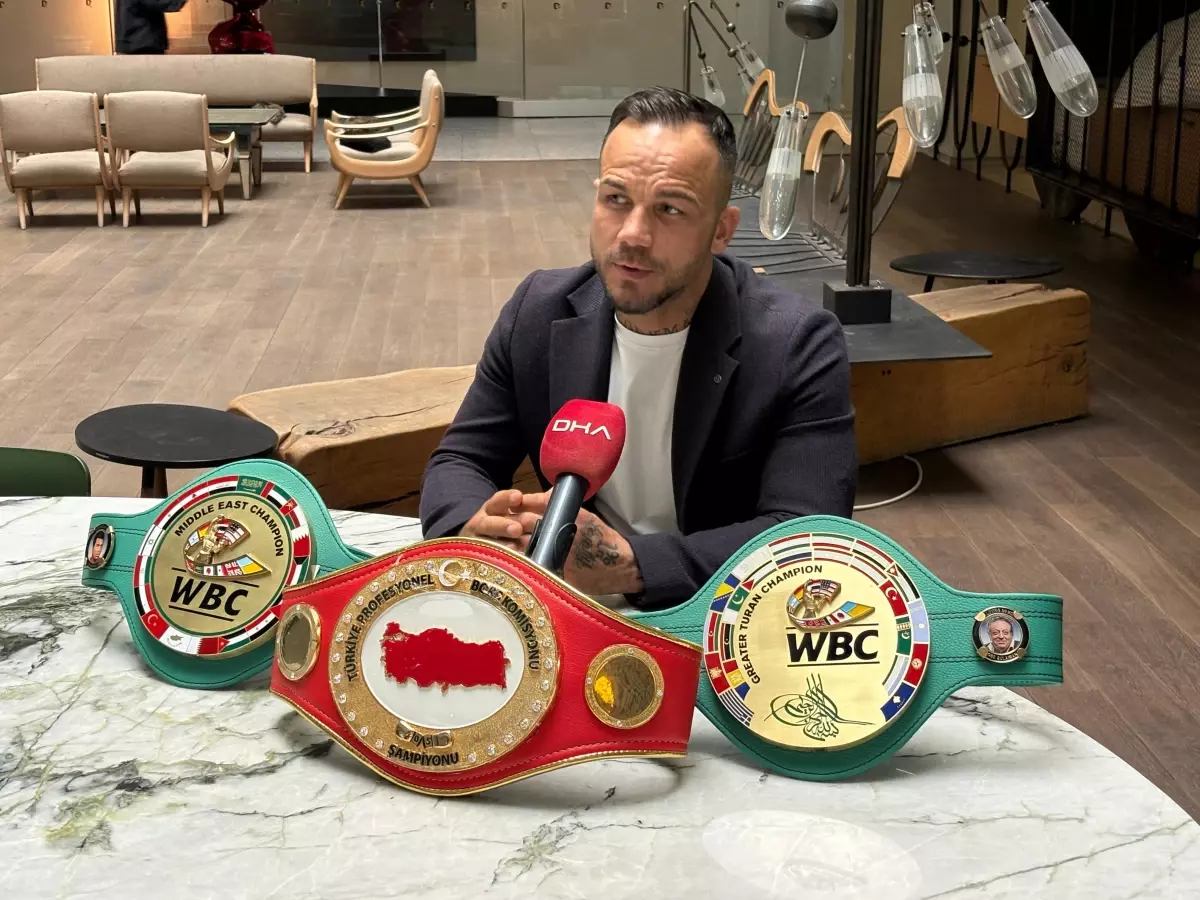 Şükrü Altay, Türk Bayrağını Gururla Dalgalandırdı ve Şampiyonluk Kemerini Cumhurbaşkanına Sunma İsteği