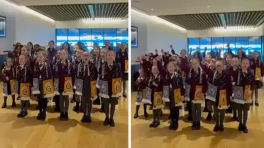 Manchester City sahasında Galatasaray marşı söyleyen İngiliz çocukları