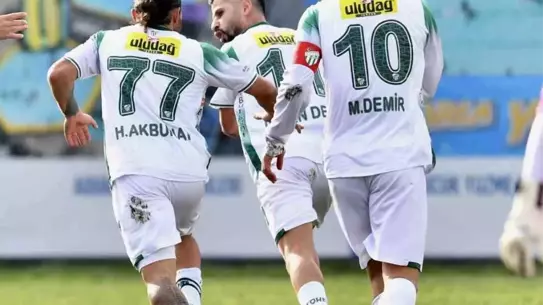 Bursaspor, Arnavutköy Belediyespor'u 1-0'lık Skorla Geçti