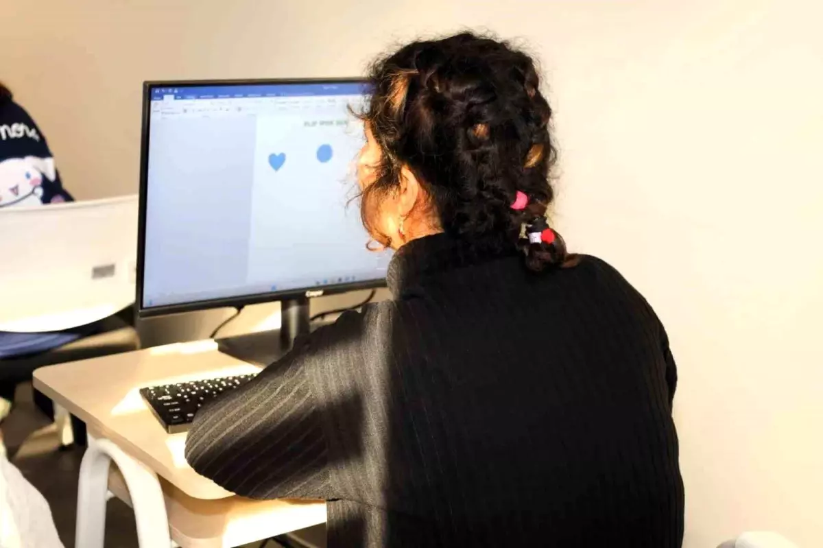 Kocaeli'de Engelli Bireyler İçin Dijital Beceriler Atölyesi Başladı