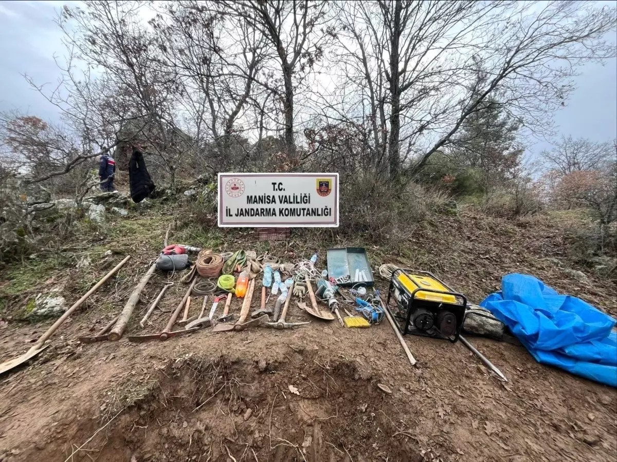 Gördes'te jandarma operasyonu