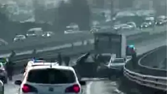 Diyarbakır’da Kaygan Yolda Zincirleme Trafik Kazası: 5 Yaralı