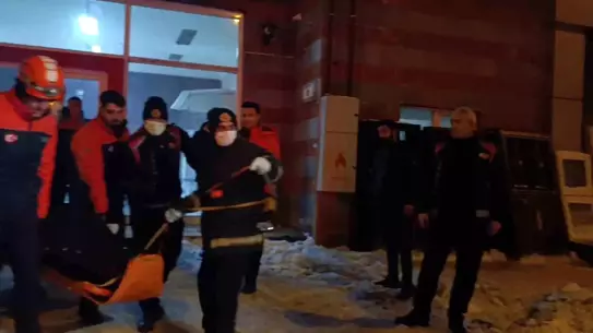 Kars'ta Asansör Kazası: Genç Boşluğa Düşerek Hayatını Kaybetti