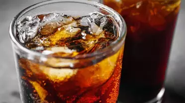 Hong Kong Süpermarketlerinde Şok: Bir Yaşlı Adam Gazlı İçecekleri İdrarla Kirletti