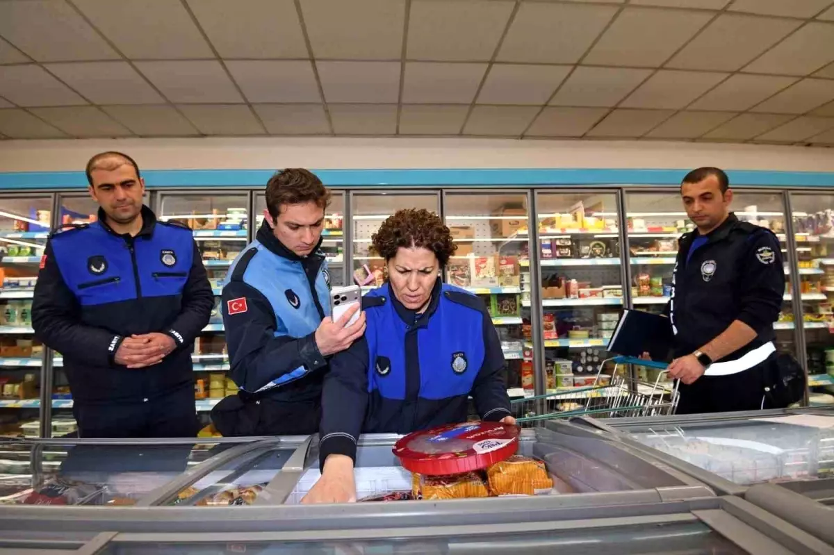 Osmangazi'de Zabıta, Market Fiyat Etiketlerini Sıkı Takip Ediyor