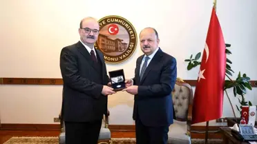 Serdar Çam'dan Küresel Ekonomik Övgü: Türkiye Turizmi Dünya Liderliğine Yaklaşıyor