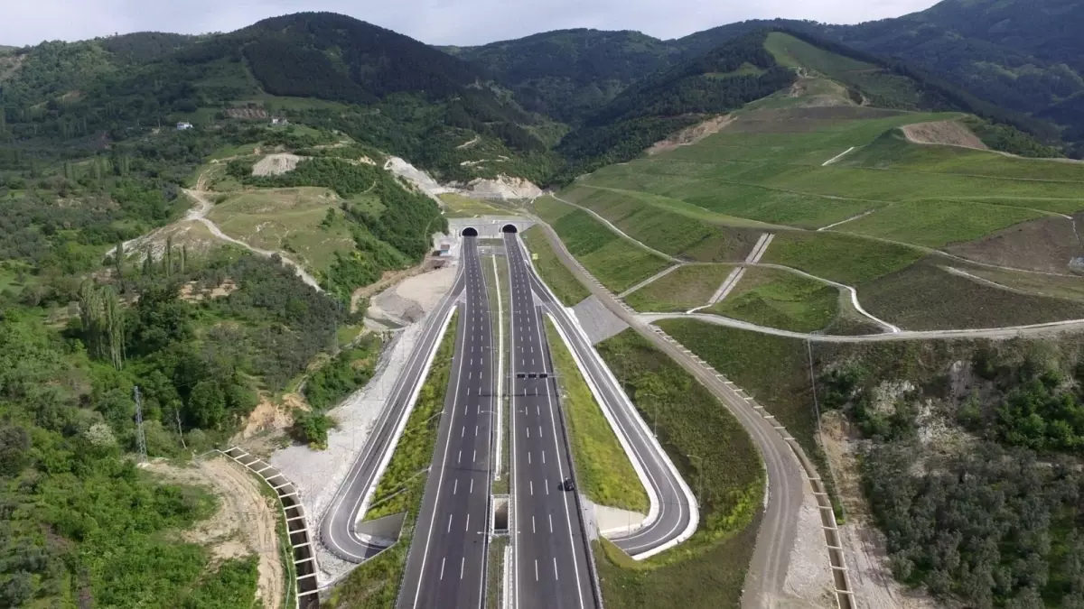 Ulaşım Bakanı Abdulkadir Uraloğlu konuşma anı
