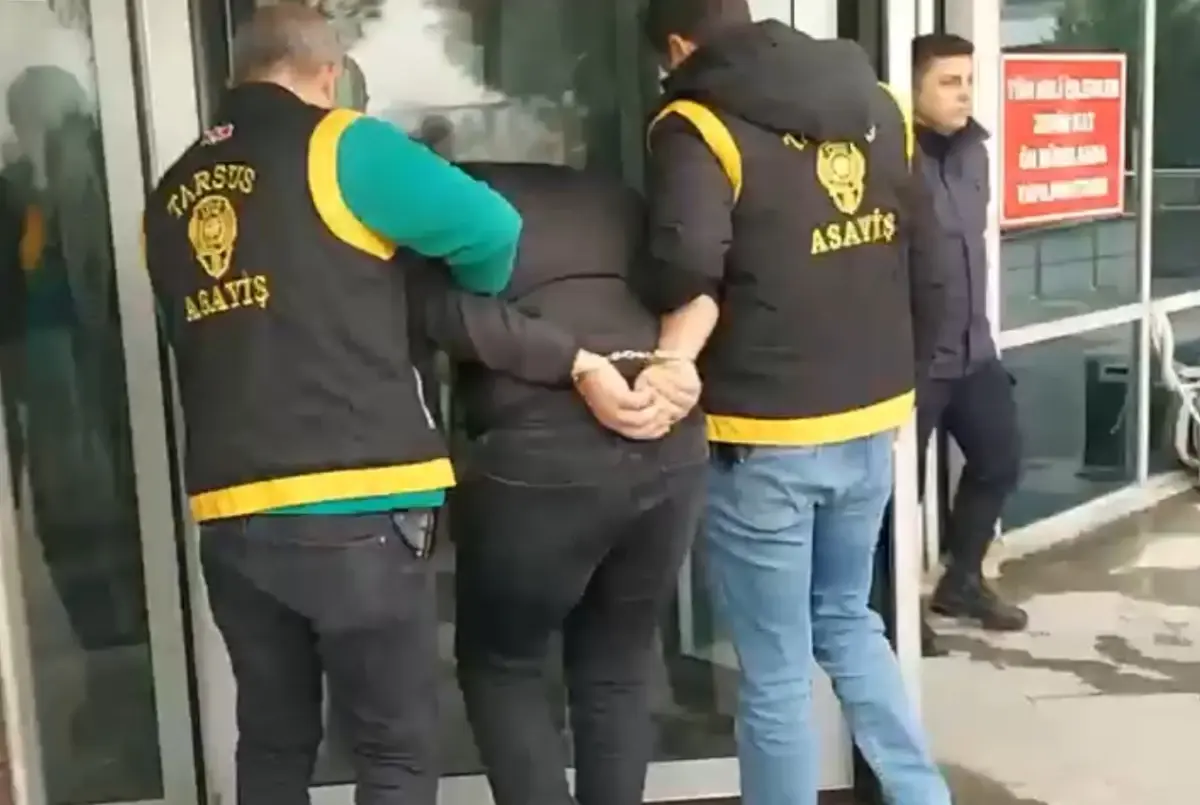 Tarsus'ta Silahlı Soygun: Kuyumcudan 100 Gram Altın Çalındı, Şüpheli Yakalandı