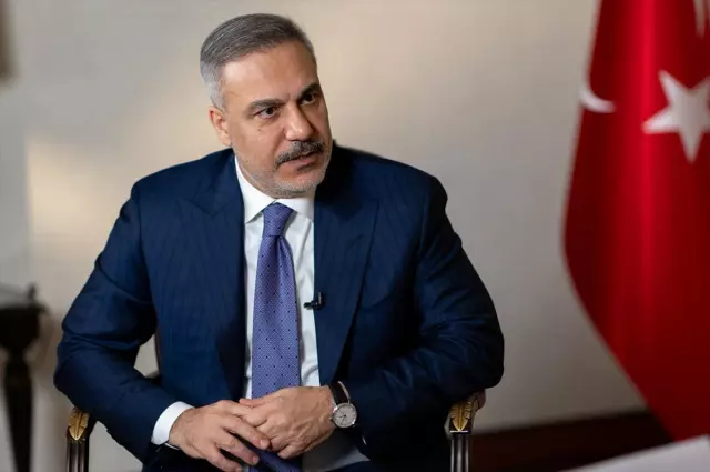 Al Jazeera stüdyosunda Fidan