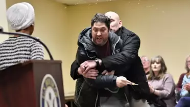 İlhan Omar’a Elma Sirkesi Saldırısı: Sanık Mahkemede Karşısına Çıktı