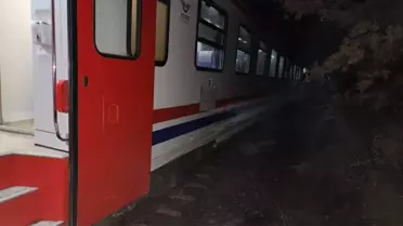 Kazadan etkilenen tren rayları
