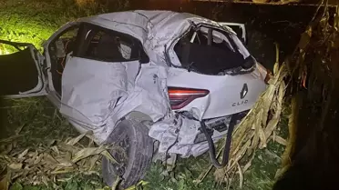 Osmaneli'de Çekicilerle Çarpışan Otomobilde İki Kişi Ağır Yaralı