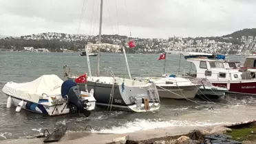 Bodrum’da Şiddetli Fırtına Tekne ve Feribot Seferlerini Aksamaya Neden Oldu