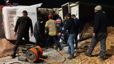 İnegöl’de Talaş Yüklü Tır Devrildi: Sürücü Emrah Aydın Hayatını Kaybetti