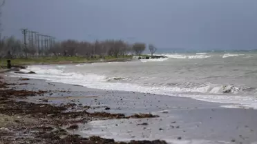 Şiddetli Fırtına Çanakkale Boğazı’nda Gemileri Durdurdu