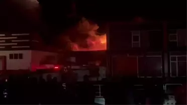 Düzce'deki Köpük Strafor Fabrikasında Büyük Yangın: İtfaiye Ekipleri Hızlı Müdahale