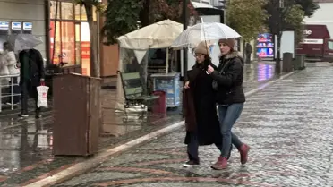 Edirne ve Kırklareli’de Ani Sağanak Yağışlar Yolları Kapattı