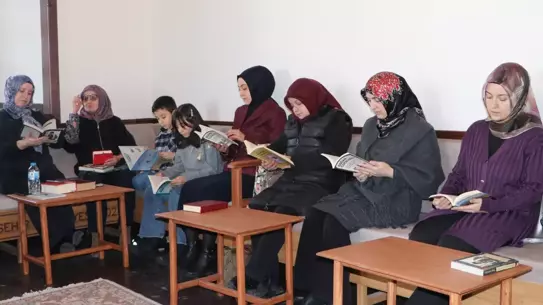 Erzurum’da Kadınların 10 Yıllık Kitap Buluşması Geleneksel Bir Şölene Dönüştü