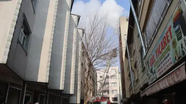 Iğdır’da Yaycı ve Cumhuriyet Mahallesi’nde Çıkan Yangınlar 2 Evi Zarar Gördü