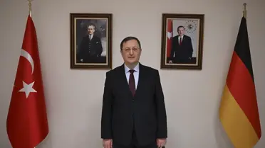 Büyükelçi Turan, 2025 Yılının En Önemli Fotoğraflarını Değerlendirdi