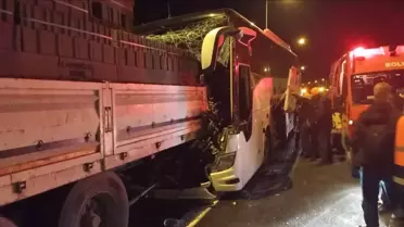 Düzce Kaynaşlı’da Otobüs ve TIR Çarpışması: Muavin Hayatını Kaybetti, 3 Yaralı