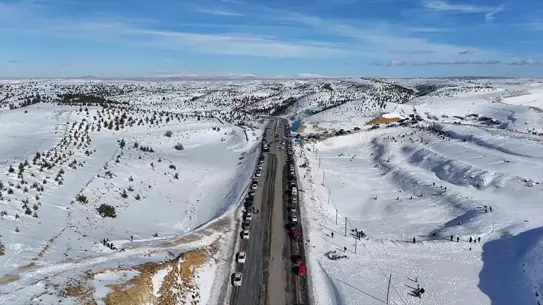 Sertavul Yaylası'nda Kış Rüyası: Çocuklar Karın Keyfini Çıkarıyor