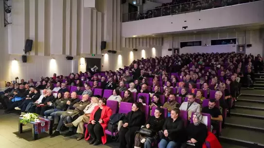 Konser sahnesinden bir an