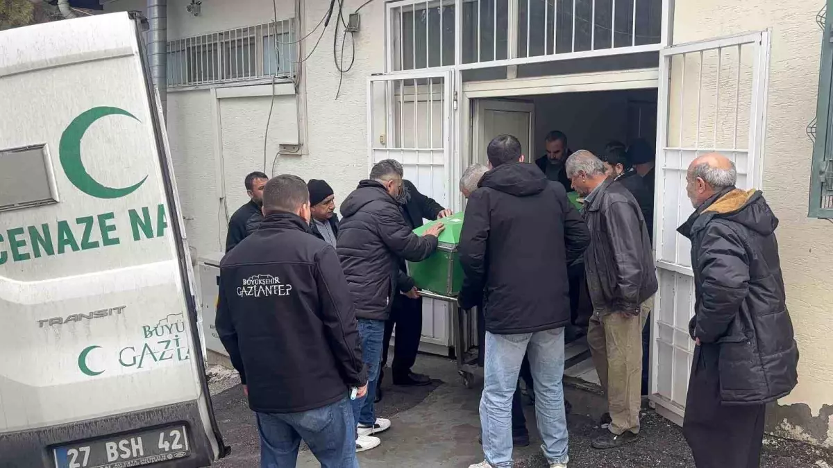Gaziantep'te Tır Çarpması: 3 Kardeş Hayatını Kaybetti