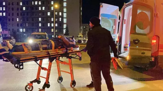 Çorum’da Motokurye Çarpışması: Sürücü Hastaneye Kaldırıldı