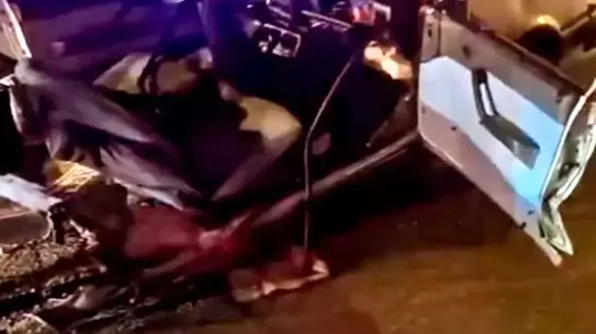 Erzincan'da İki Otomobil Çarpıştı: 4 Yaralı ve TOFAŞ Araç Parçalandı