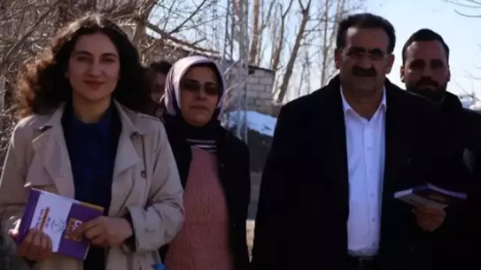 Malazgirt Belediyesi Eşbaşkanları Gözaltına Alındı: DEM Partisi Tepkisini Duyurdu